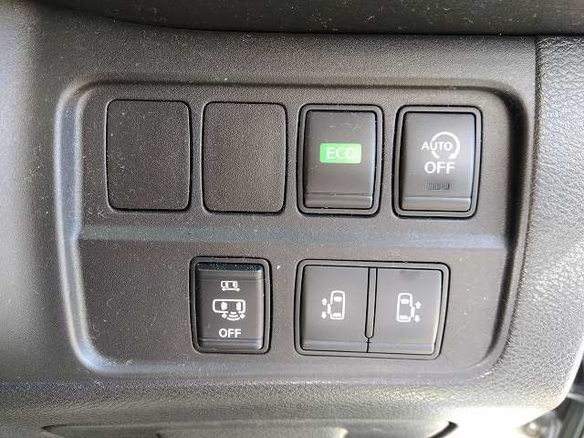 Nissan SERENA 2017-03 12247-25