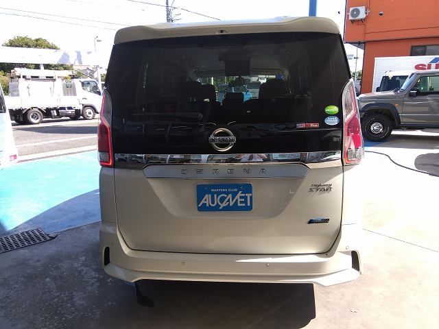 Nissan SERENA 2017-03 12247-1