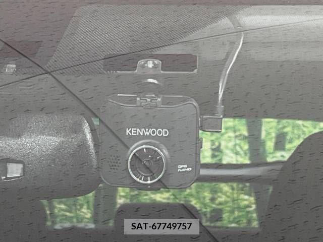 Toyota PRIUS 2021-12 214983-7
