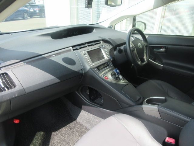 Toyota PRIUS PHV 2012-11 20862-4