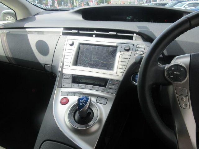 Toyota PRIUS PHV 2012-11 20862-11