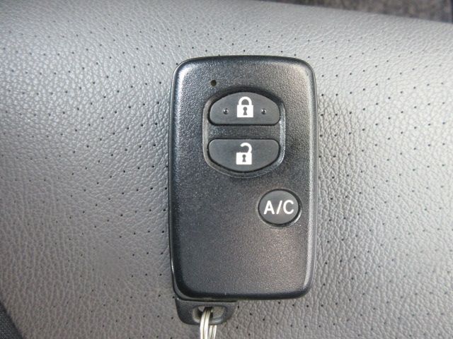 Toyota PRIUS PHV 2012-11 20862-23