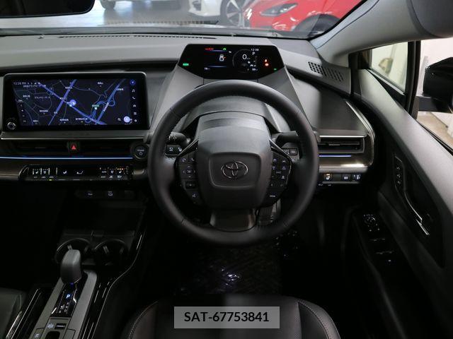 Toyota PRIUS 2023-10 281938-9