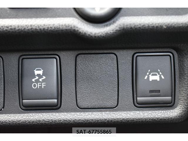 Nissan NOTE 2018-08 215925-10