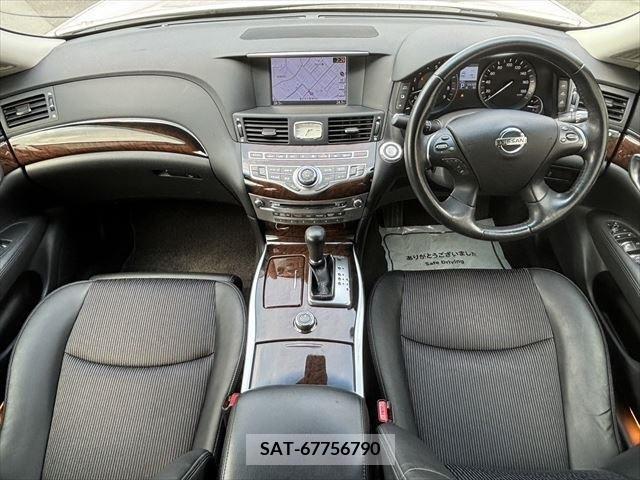 Nissan FUGA 2013-06 387843-1