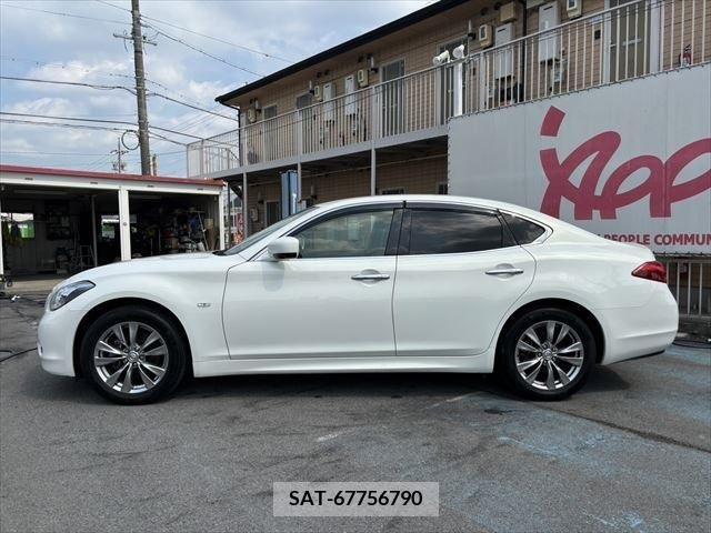 Nissan FUGA 2013-06 387843-22
