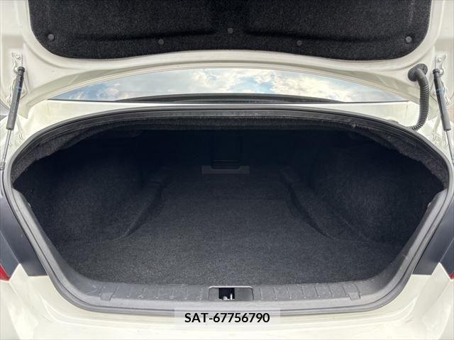 Nissan FUGA 2013-06 387843-12