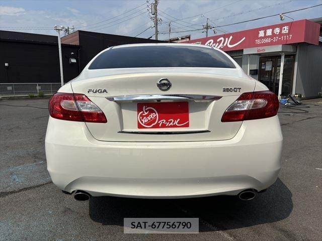 Nissan FUGA 2013-06 387843-20