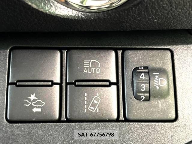 Toyota SIENTA 2019-06 368148-4