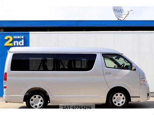 Toyota HIACE WAGON 2021-01 348974-4