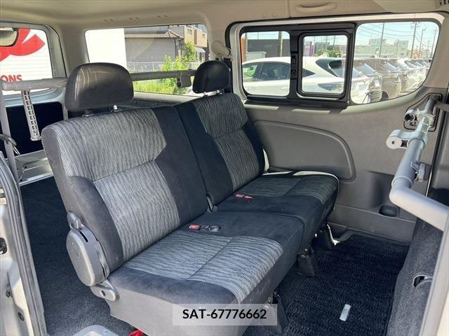 Nissan NV350 Caravan 2018-02 346158-5