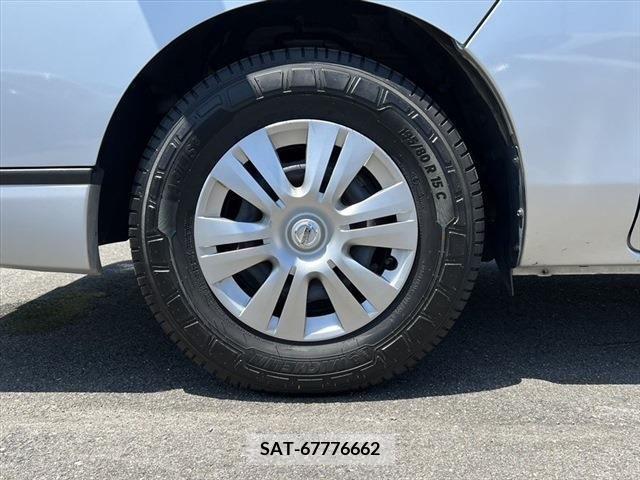 Nissan NV350 Caravan 2018-02 346158-10