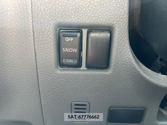 Nissan NV350 Caravan 2018-02 346158-3
