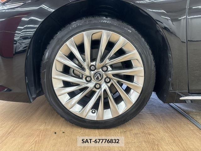 Lexus ES 2019-02 275190-15
