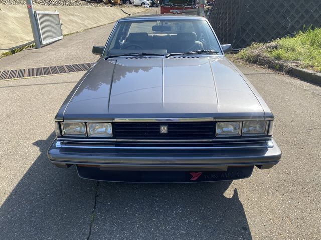 Toyota CRESTA 1982-03 4704-2