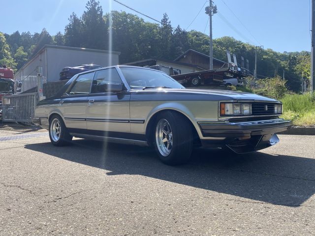 Toyota CRESTA 1982-03 4704-5