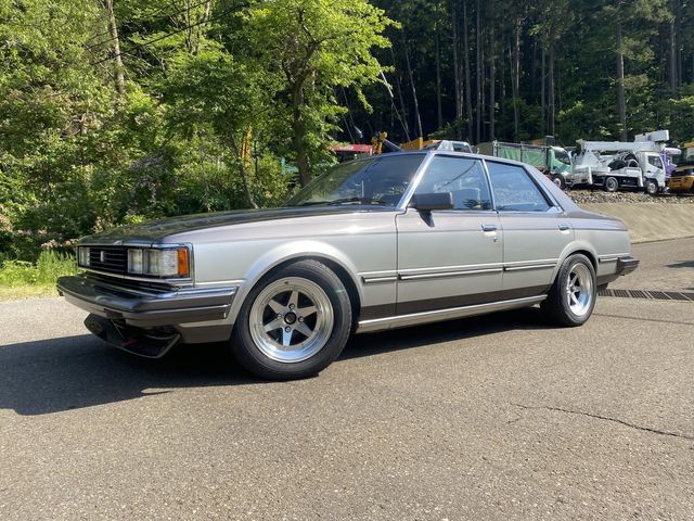 Toyota CRESTA 1982-03 4704-0