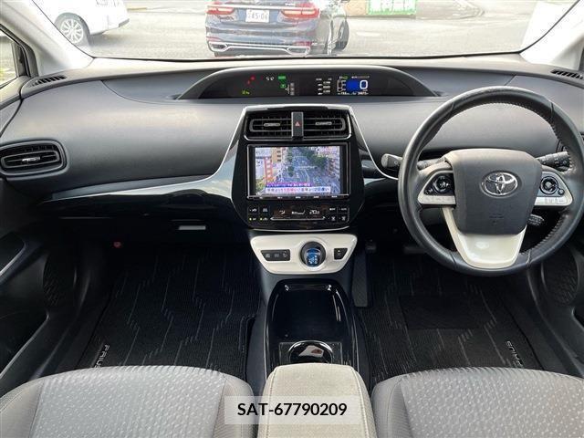 Toyota PRIUS 2018-02 322323-8