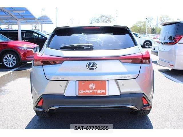 Lexus UX 2019-07 246277-7