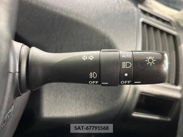 Toyota PRIUS ALPHA 2017-04 245677-6
