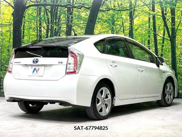 Toyota PRIUS 2014-10 351921-17