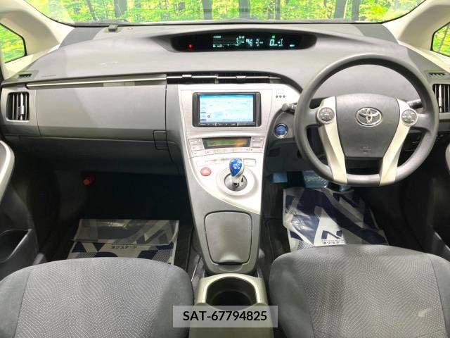 Toyota PRIUS 2014-10 351921-1