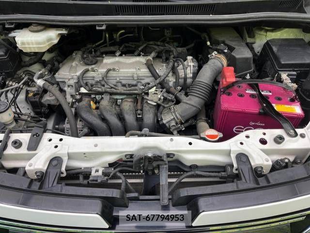 Toyota VOXY 2016-01 289172-18