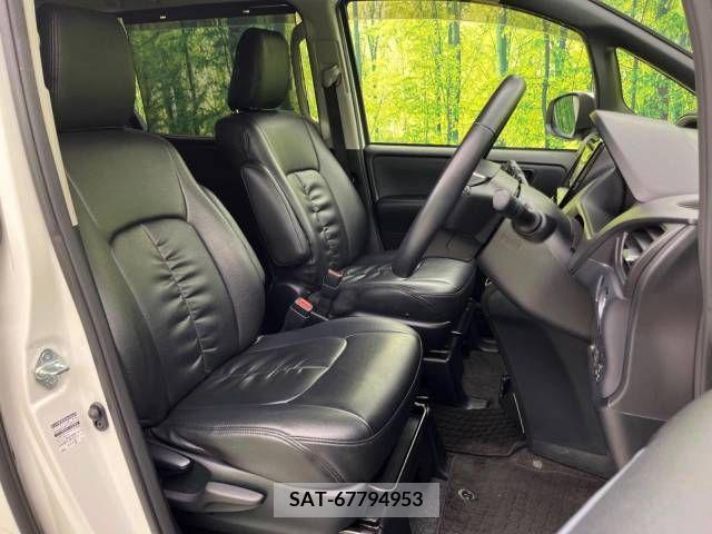 Toyota VOXY 2016-01 289172-7