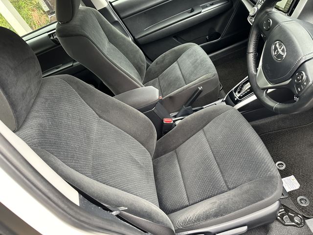 Toyota COROLLA AXIO 2018-08 182675-8