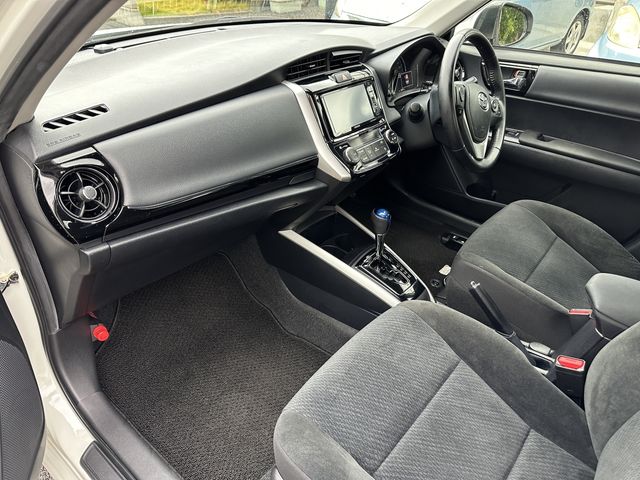 Toyota COROLLA AXIO 2018-08 182675-7
