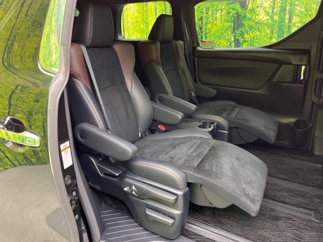 Toyota ALPHARD 2017-01 12788-9