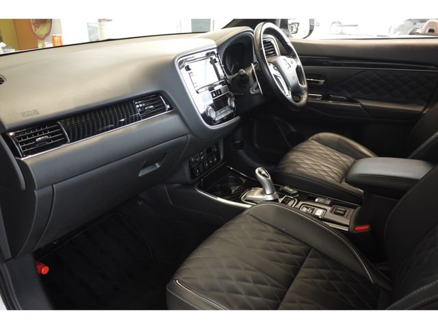 Mitsubishi OUTLANDER PHEV 2018-10 21787-15