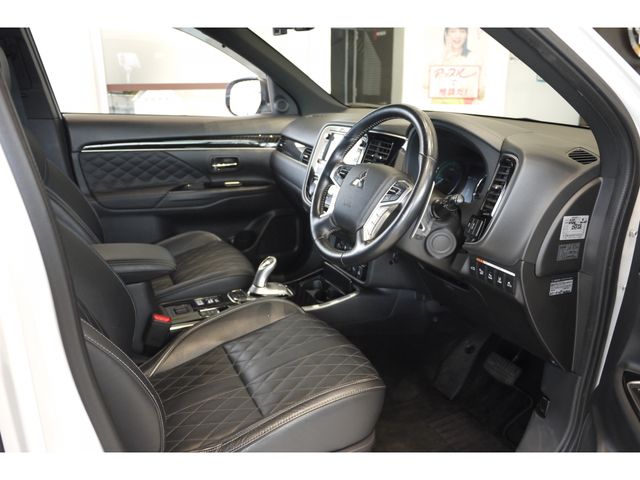 Mitsubishi OUTLANDER PHEV 2018-10 21787-6