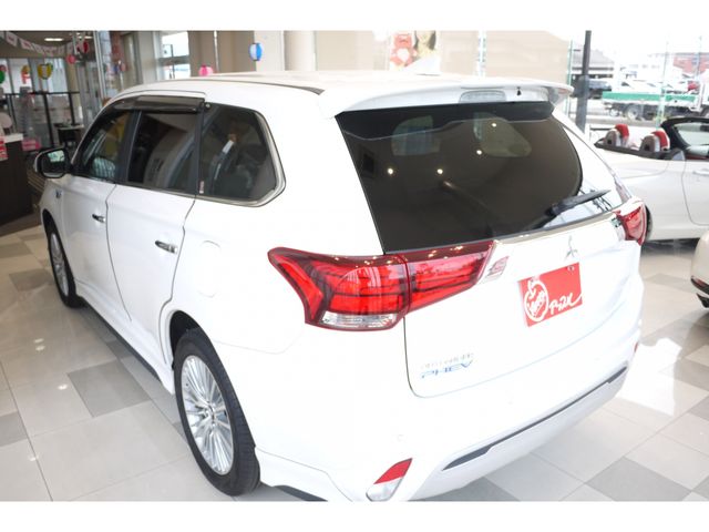 Mitsubishi OUTLANDER PHEV 2018-10 21787-5