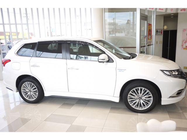 Mitsubishi OUTLANDER PHEV 2018-10 21787-3