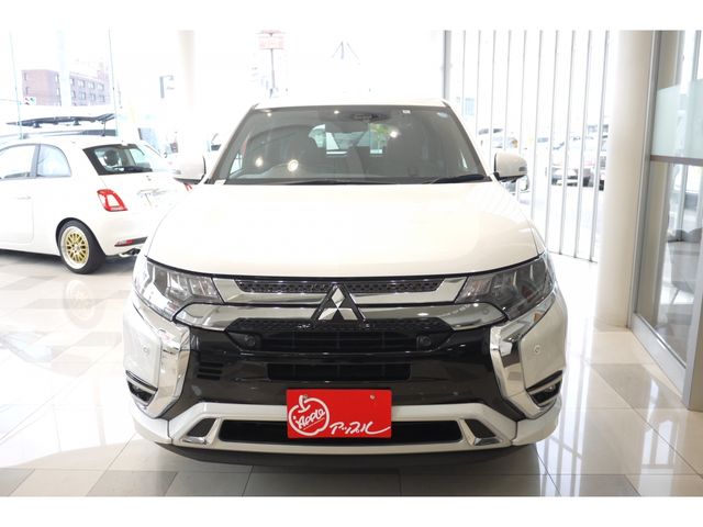 Mitsubishi OUTLANDER PHEV 2018-10 21787-1