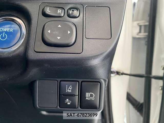 Toyota AQUA 2018-07 389322-17