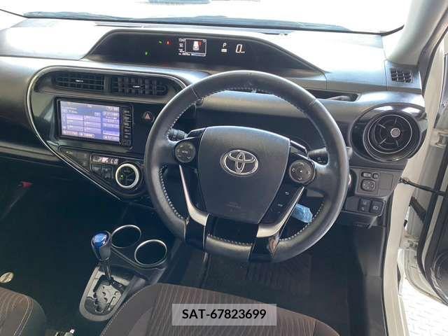 Toyota AQUA 2018-07 389322-9