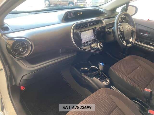 Toyota AQUA 2018-07 389322-5