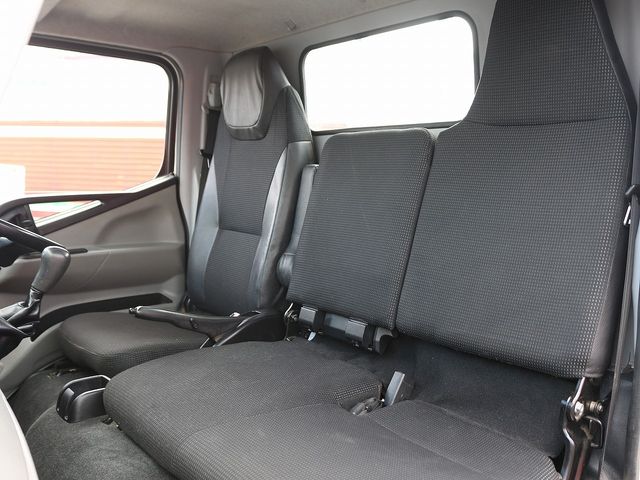 Mitsubishi CANTER 2017-05 180661-28