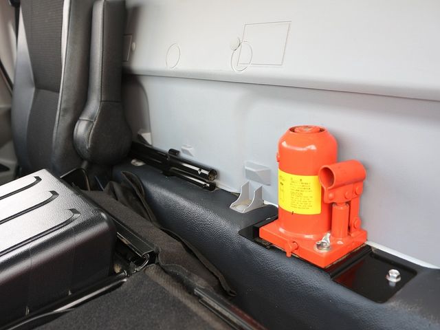 Mitsubishi CANTER 2017-05 180661-29