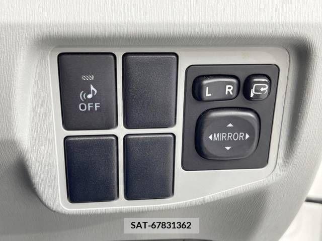 Toyota PRIUS 2012-01 384865-11