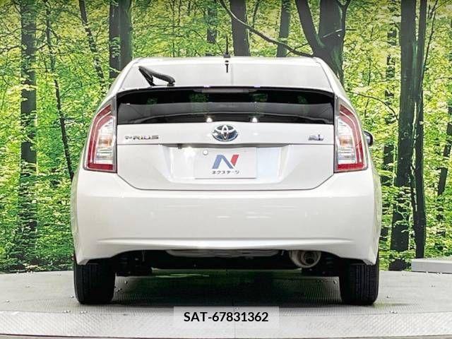 Toyota PRIUS 2012-01 384865-18