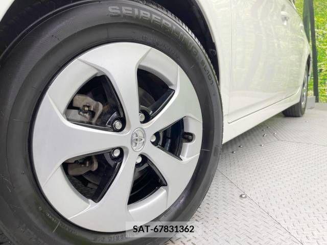 Toyota PRIUS 2012-01 384865-16