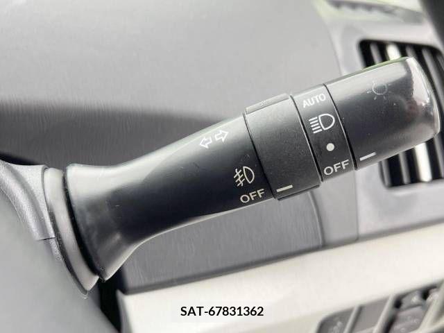 Toyota PRIUS 2012-01 384865-7