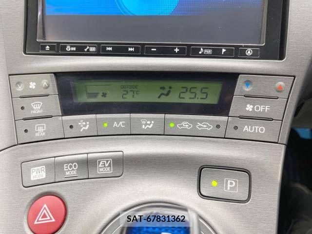 Toyota PRIUS 2012-01 384865-6