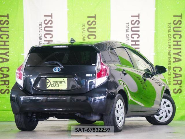Toyota AQUA 2016-03 389365-1