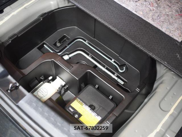 Toyota AQUA 2016-03 389365-29