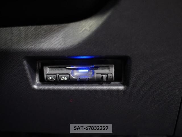 Toyota AQUA 2016-03 389365-25