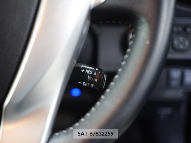 Toyota AQUA 2016-03 389365-13